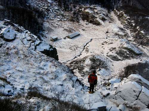 Pumaciolo Sillara winter circuit - A high col over Dark Lake's huts