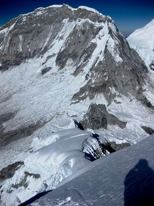 The E face and NE ridge of Huascarán Sur from Chopicalqui