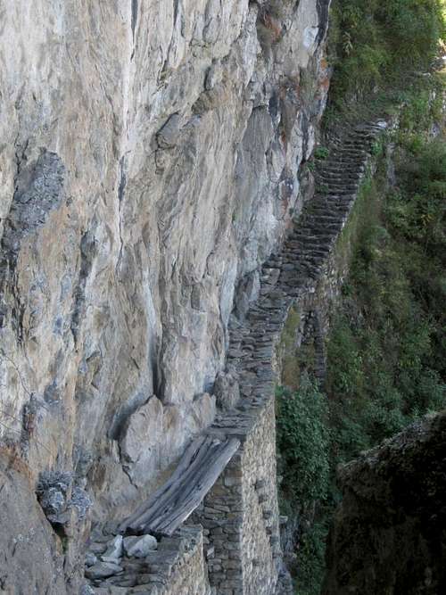 Closer view of the Inca drawbridge