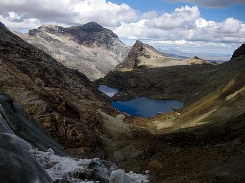 The two small glacial lakes south of Vallunaraju