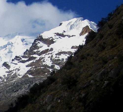 Nevado Jatunmontepuncu (5415m) from Quebrada Cojup