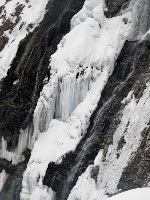 ice-waterfall-2