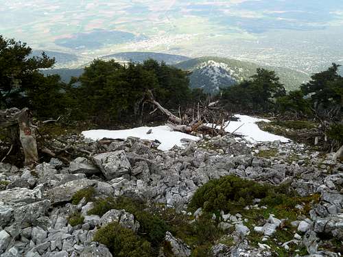 Remains of snow at 1300m. elevation at early April 2011