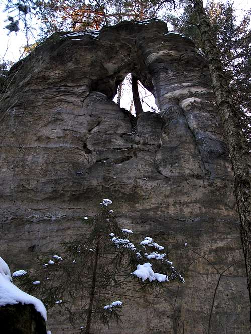 Natural rock window on Kleiner Kuhstall above Polenztal valley