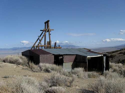The mine near the trailhead