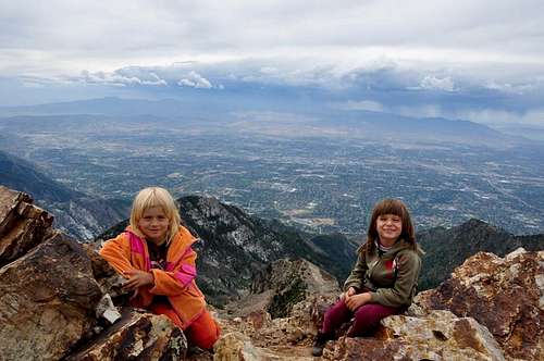 Yunona and Alice (age 5) on west Tween Peak ( Broads Fork)