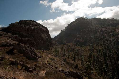 The ascent route to Montaña de Tauro