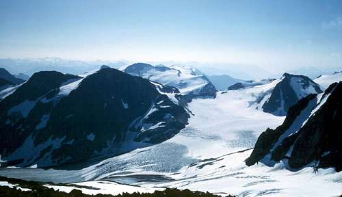 Mau's Peak looking at Weart Glacier