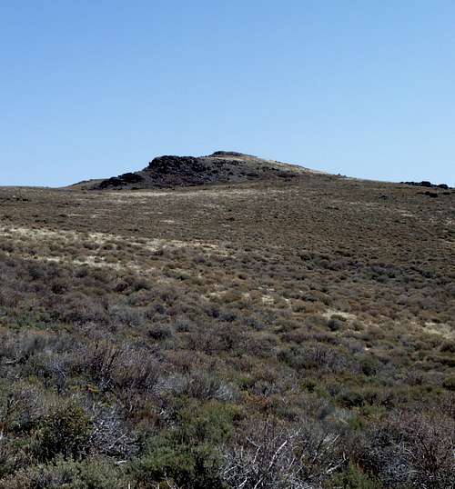 On the plateau, looking up towards the summit area