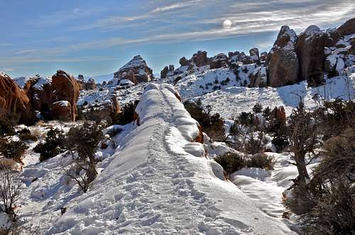 On the way to Double O Arch