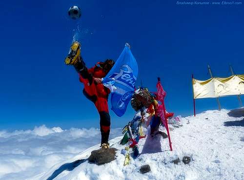 Elbrus summit footboll - 9 May