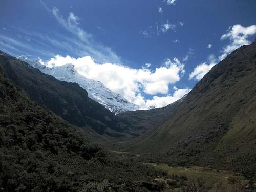 The upper Llanganuco valley and Chacraraju