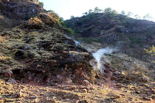 Fumerolas inside the main caldera.