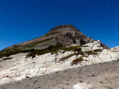Final stretch up Stanislaus.  Around the white rock, and up the scree