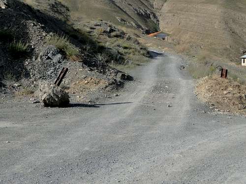 begining of the off road towards the pahnesar saddle