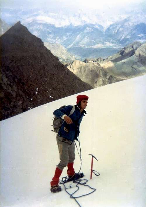 Climbing on N-NW Crest over Tersiva's Collar