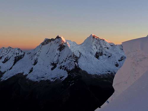 Cordillera Blanca alpenglow