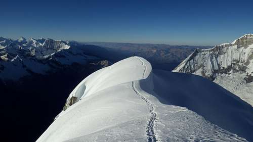 Summit Ridge on Chopicalqui