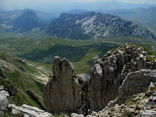 Crags and cliffs at Prutaš