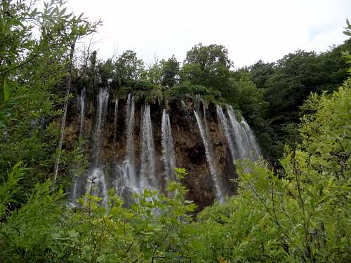 Waterfall to Gradinsko lake