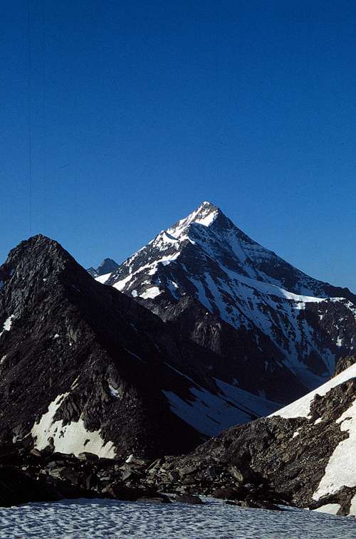 The NE ridge and the summit...