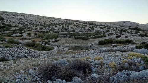 Dry stone walls on Hrusta