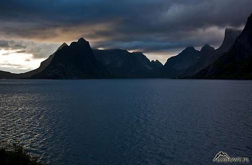 Reinefjord at dusk