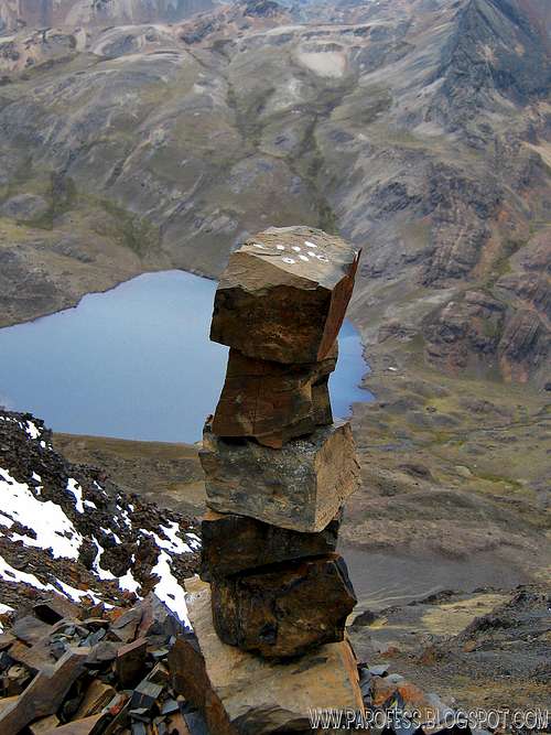 Ont of the two cairns of Austria summit