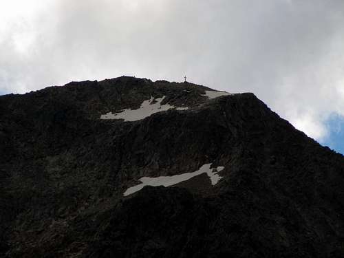 Roter Knopf summit (3281m) with the cross