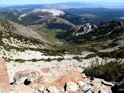 View down to White Wing Mountain from the San Joaquin Ridge