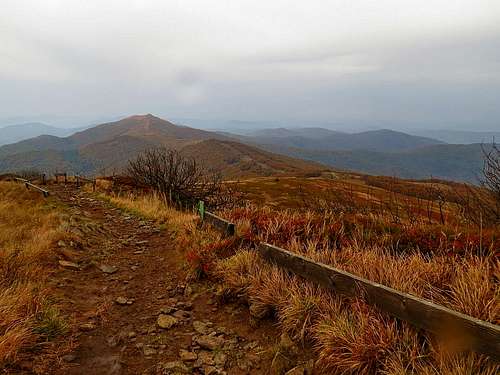 Trail going toward Smerek