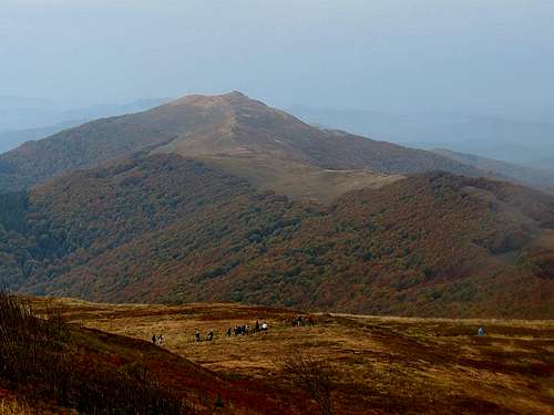 Smerek is situated on the end of Polonyna Wetlinska