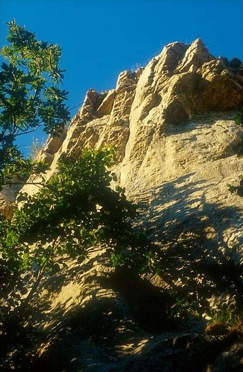 Beaume la Roche : the cliff.
