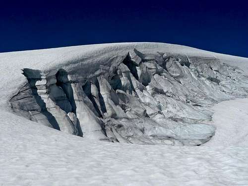 Ice Cliff Glacier in late August