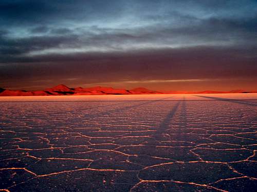 Salar de Uyuni sunrise - dry season
