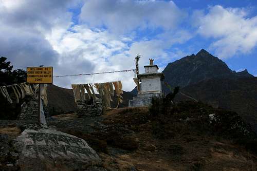 Khumbi Yul Lha, 5.765m  