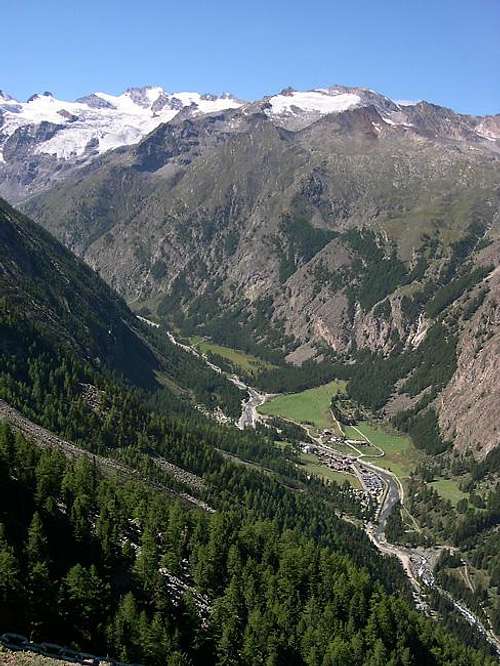 Central range of Gran Paradiso Group seen from Montseuc