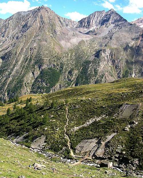 View of  the ridge between Valnontey and Valeille from Lauson basin