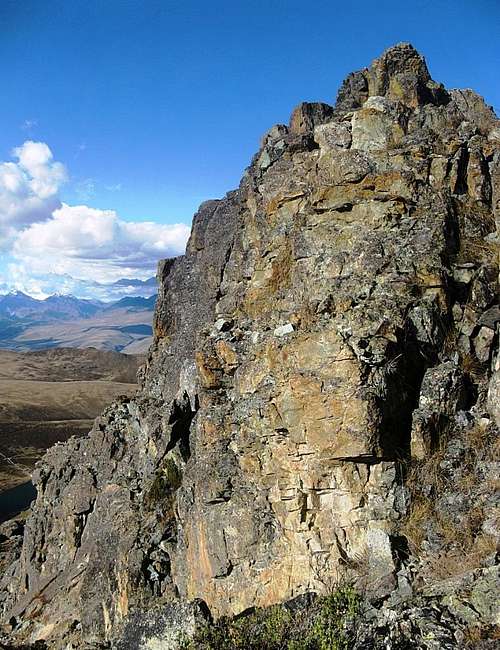 Detail of the East ridge of Cerro Huancapeti