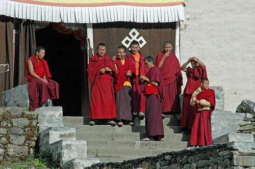 Smalltalking monks warming...