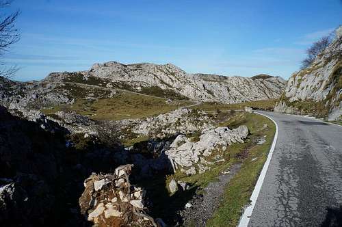 Road to Lagos de Covadonga