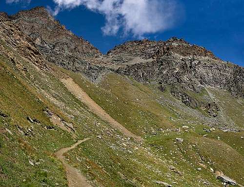  Gran Paradiso GROUP: along the trail<br> toward Colle della Rossa
