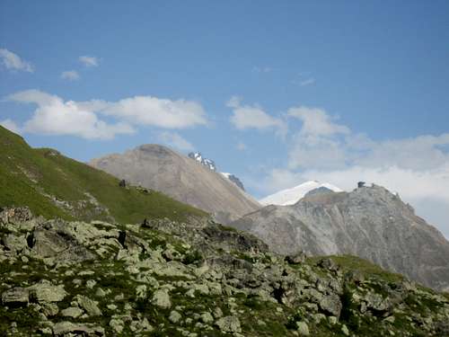 The Oberrothorn (3414 m) and Unterrothorn (3103 m) seen from Trift Bach.
