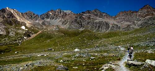  Gran Paradiso GROUP: overall view of the Lauson basin
