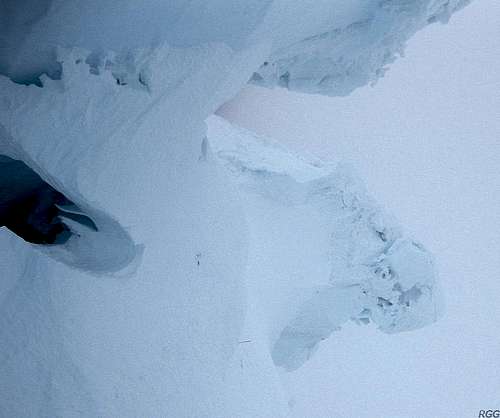 Ice sculpture in poor visibility high on Huascarán Sur