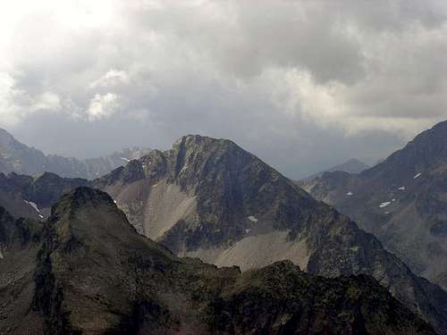 The peak Cestrede (2897m)...