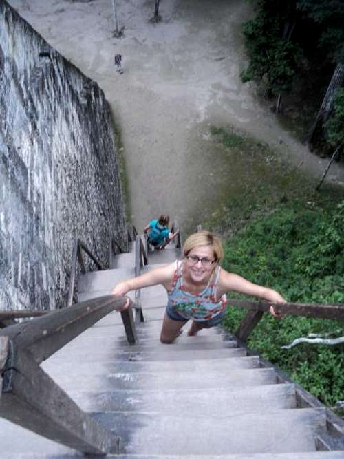 Tikal Guatemala, Temple V ladders