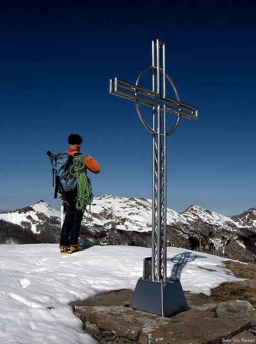 Roccabiasca summit cross