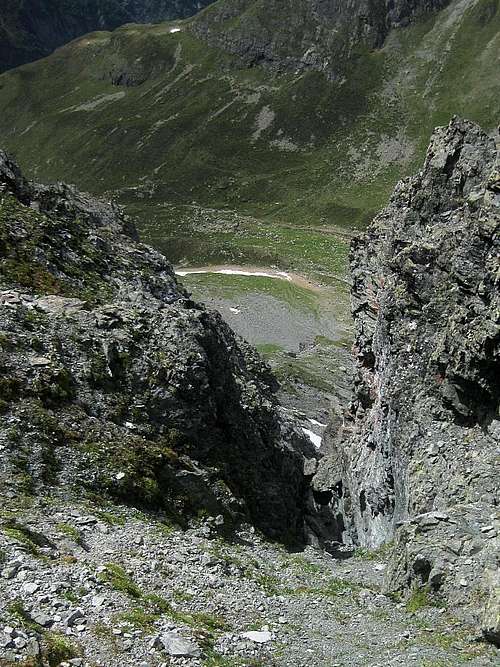 Looking down the steep northern side of the Kapuzinerjoch (2710m) to the Hundsbach Alm