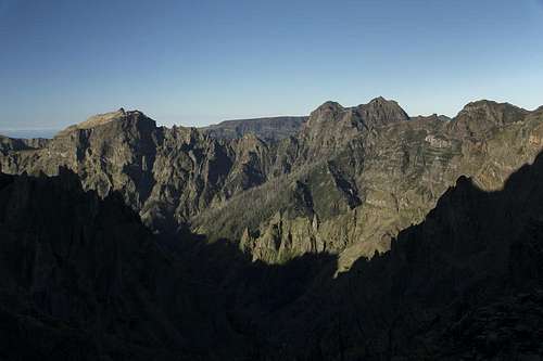 Pico Grande (1655m), Pico Jorge (1699m), Pico Cascado (1725m)